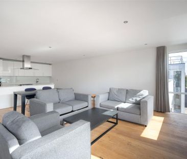 3 bedroom flat to rent - Photo 3