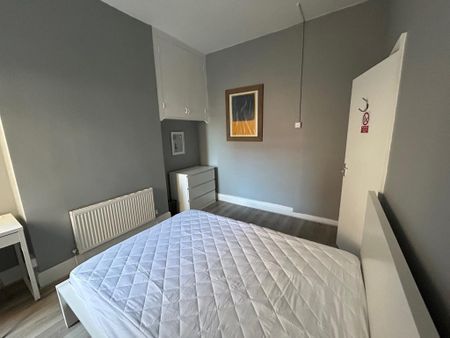 1 bedroom bedsit to rent - Photo 2