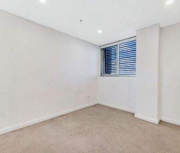 Unblockable view | Tiles in lounge - Photo 3