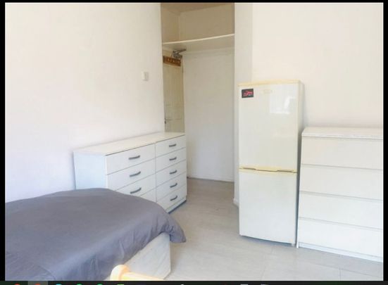 Room in a Shared Flat, Kington House Mortimer Crescent, NW6 - Photo 1