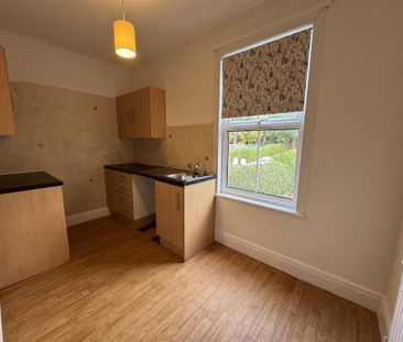 House to rent - Photo 3