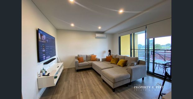 Modern Apartment in Convenient Location! - Photo 1