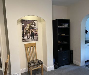 Sycamore Road, Guildford - Photo 5