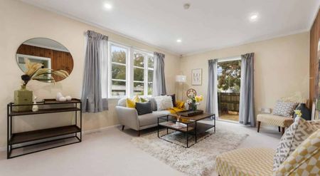 Great Location - Photo 2