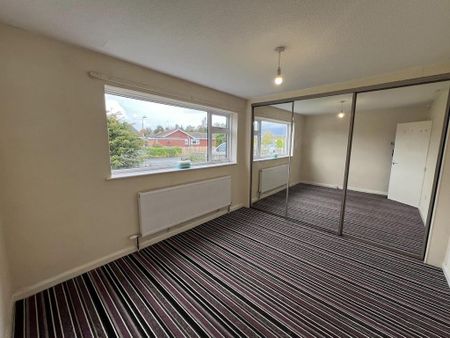 2 bedroom semi-detached bungalow to rent - Photo 2