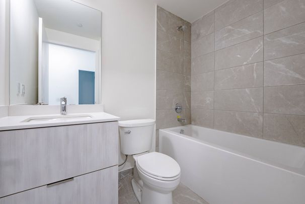 For Lease - 6 David Eyer Road Unit# 409, Richmond Hill, Ontario - Photo 1