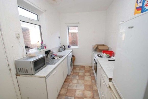 2 Bed - Surrey Street, Middlesbrough - Photo 1