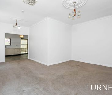 AN IDEAL LOCATION, LOVELY LOW MAINTENANCE HOME , DUCTED HEATING AND... - Photo 2