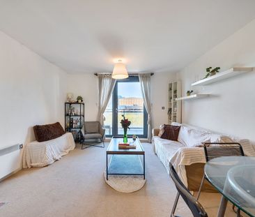 2 Bedroom - Photo 4