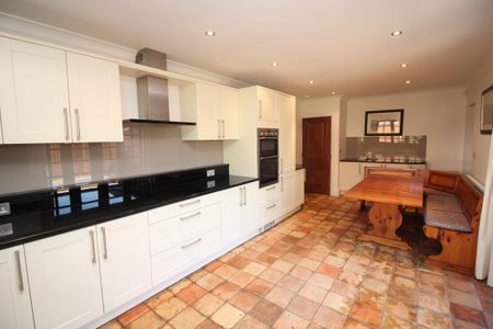 4 bedroom detached house to rent - Photo 4