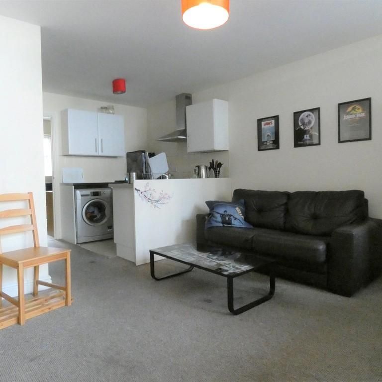 1 bedroom ground floor flat to rent - Photo 1