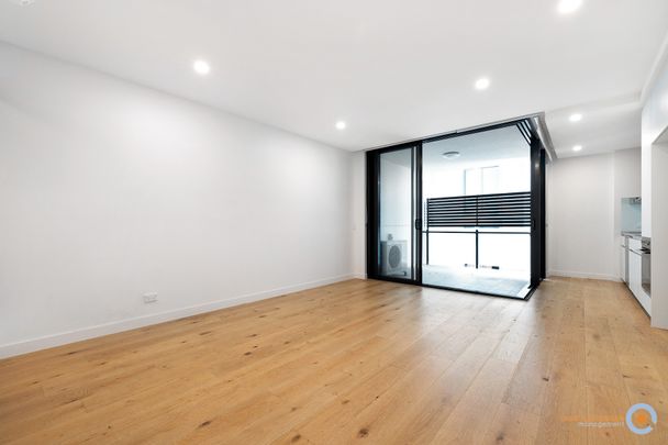 ** rental increase to $680 per week from 28th January 2027 *** This modern one bedroom apartment is conveniently located in West End, within close pro - Photo 1