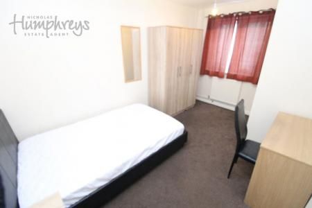 Bodmin Grove, B7 - 8-8 Viewings - Photo 1