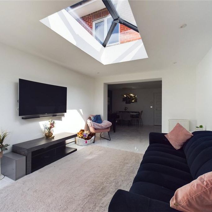 3 bedroom semi-detached house to rent - Photo 1