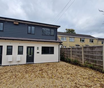 3 bed semi-detached house to rent in Cheddon Road, Taunton - Photo 1