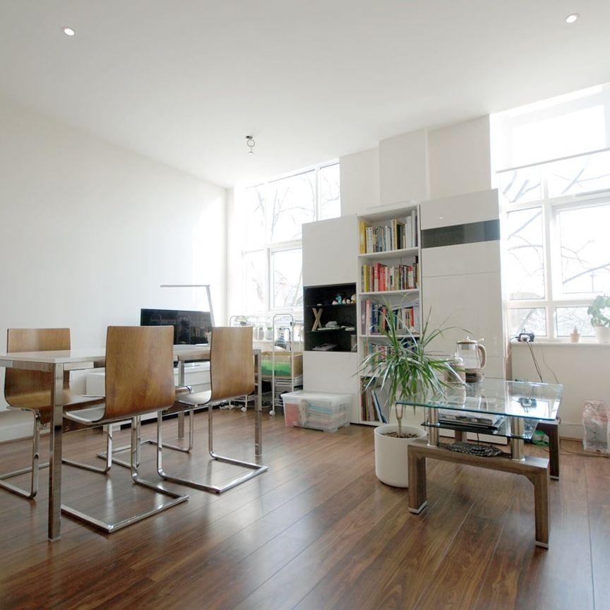 2 Bed Flat, Bromyard House, W3 - Photo 1
