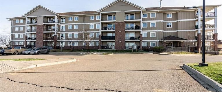 HOTEL READY! RENOVATED 2 BEDROOM CONDO IN EAGLE RIDGE FORT MCMURRAY! | 210 - 248B Grosbeak Way, Fort McMurray - Photo 1