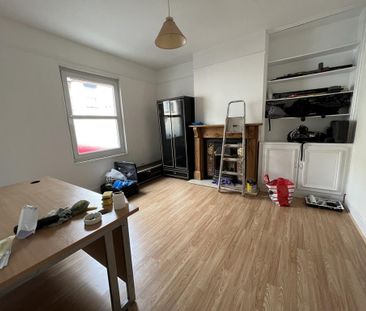 4 bedroom terraced house to rent - Photo 5