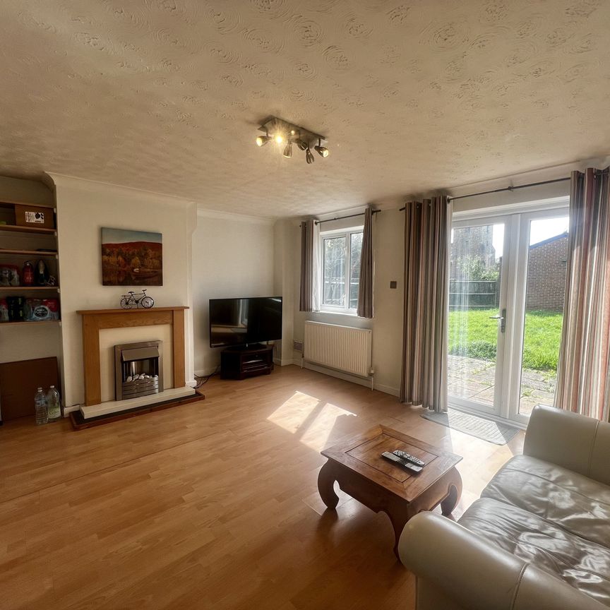 Broadway, Didcot - Photo 1