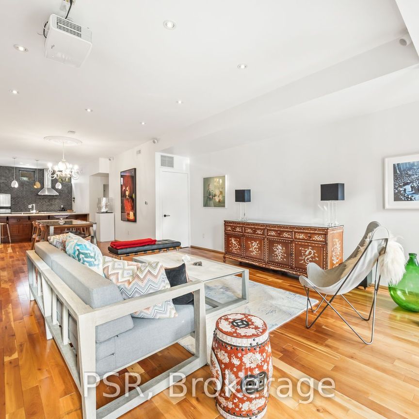 2068 Dundas Street W #Upper - Photo 1