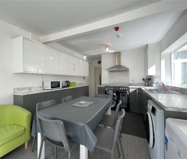 8 bedroom terraced house to rent - Photo 1