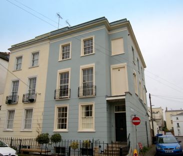 Flat 2, 32 Montpellier Villas, CHELTENHAM GL502XF - Photo 1