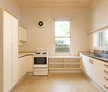 Central location - Photo 3