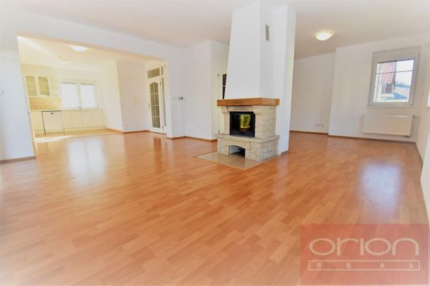 Pronájem domu 200 m² s pozemkem 500 m² - Photo 1