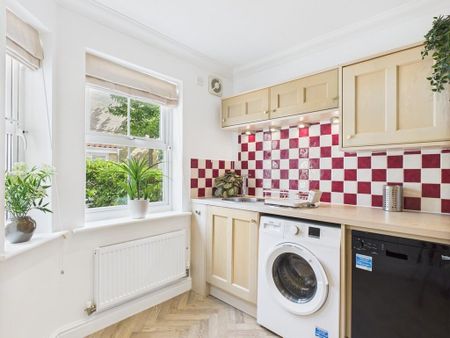 1 bedroom in a house share to rent - Photo 4