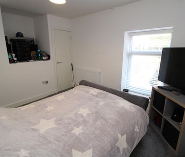 House - Terraced For Rent Bailey Street, Porth - Photo 4