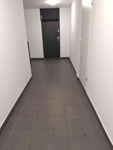 Trzypokojowe 78m2 z gard. i miejscem postojowym - Photo 2