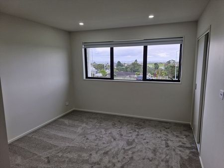 West Harbour. Brand new for you. - Photo 5