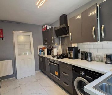1 bedroom in a house share to rent - Photo 6