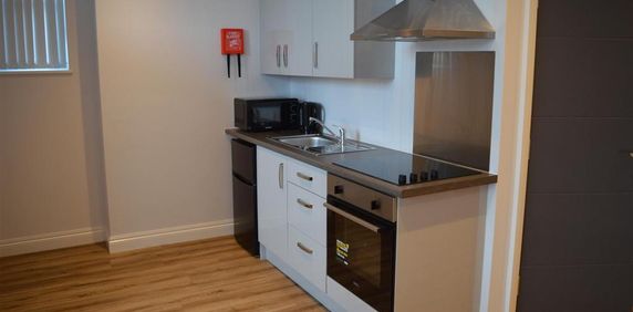 Studio to rent - Photo 2