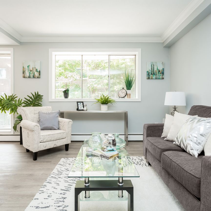 2200 King Street East - Photo 1