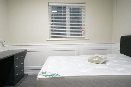 Flat A, 51 Holyhead Road - Photo 3