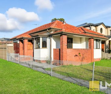 RENOVATED FAMILY HOME - Photo 5