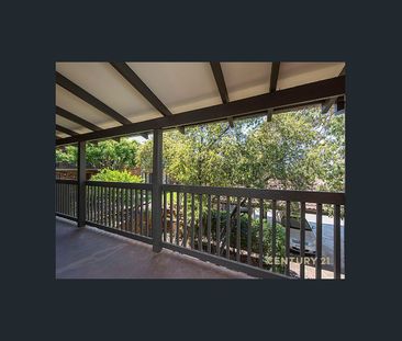 Unfurnished 2 bedroom apartment in a secure complex. - Photo 2