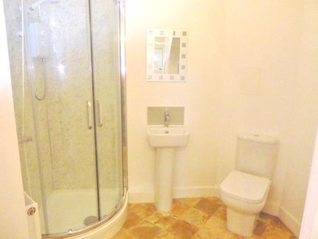 2 bedroom end of terrace house to rent - Photo 4