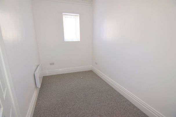 To Let 1 Bed Apartment - Photo 1