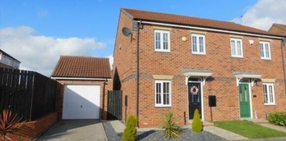 3 bedroom semi-detached house to rent - Photo 2