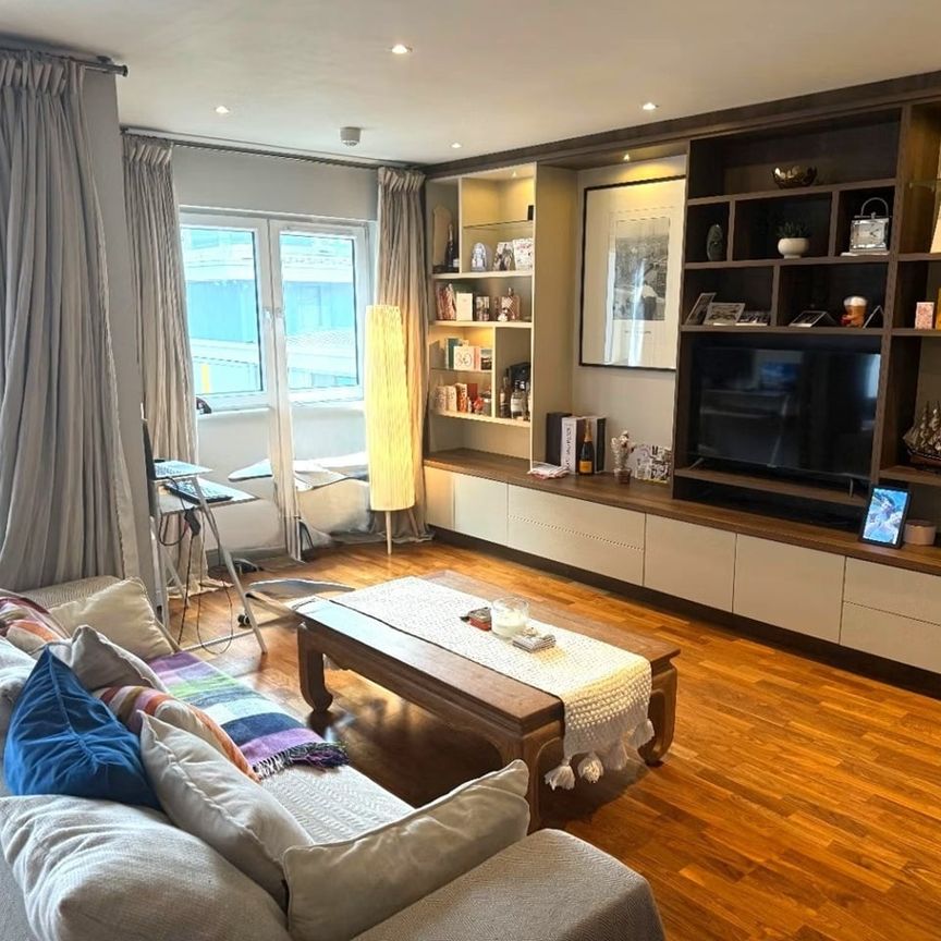 1 Bed Flat, Holman Road, SW11 - Photo 1