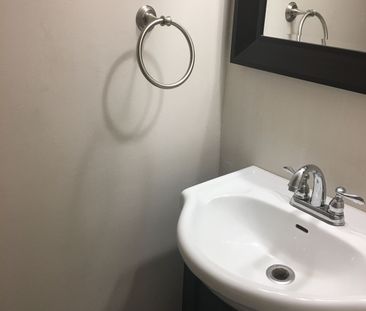 For Lease - 2945 Thomas Street Unit# 70, Mississauga, Ontario - Photo 3
