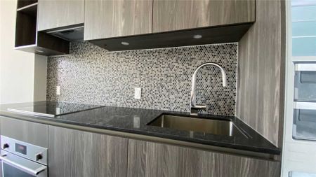 For Lease - 1 Yorkville Avenue Unit# 2810, Toronto, Ontario - Photo 5