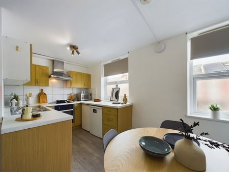 Room in a Shared House, Ruskin Avenue, M14 - Photo 5