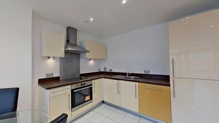 2 bedroom flat to rent - Photo 4