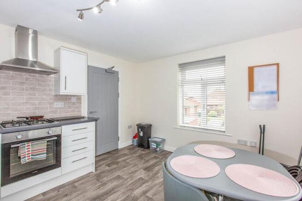 1 bedroom in a house share to rent - Photo 1