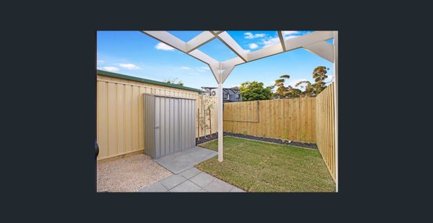 Modern Two Bedroom Townhouse - Photo 1