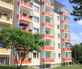 Einzug ab 01.06.2026 möglich. Balkon, Aufzug und EBK mit WM vorhand... - Photo 3