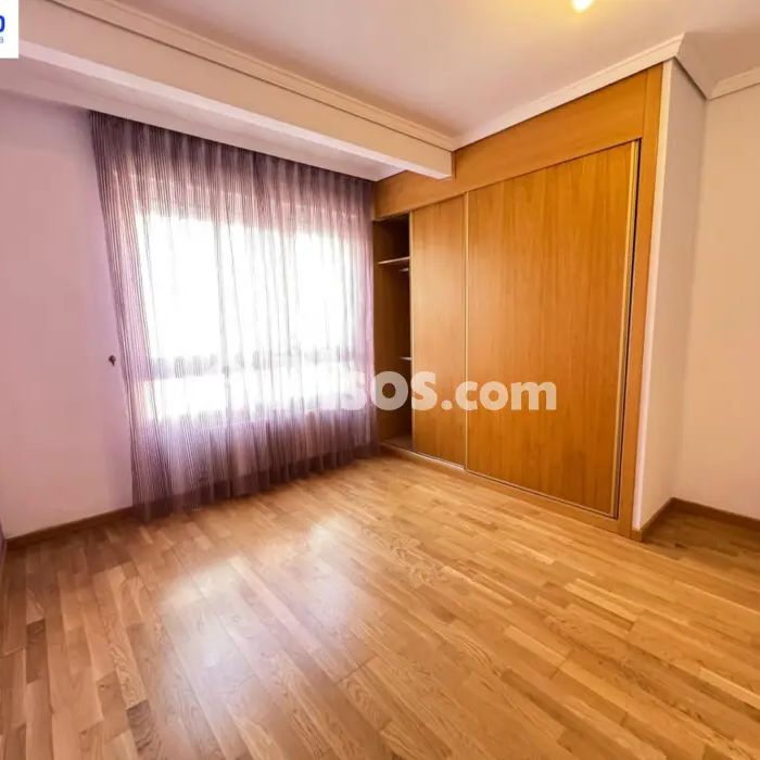 Piso en alquiler en Calle de Juan de Juni - Photo 1